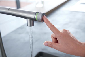 Смеситель для кухонной мойки Grohe Essence Smartcontrol 31615A00 / 31615AL0, темный графит глянец