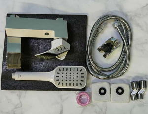 Смеситель для ванны Ganzer GZ44031-F