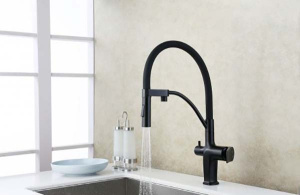 Смеситель для кухонной мойки Lemark Bronx LM3761BL / LM3761BLR / LM3761GM с подключением к системе очистки воды, черный, золото