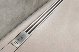 Душевой трап Berges Wasserhaus Super Slim хром матовый вертикальный выпуск, 40 см